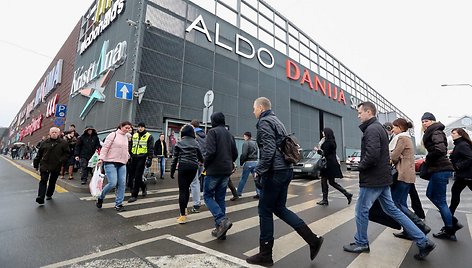 Išpardavimas prekybos centre sulaukė žmonių antplūdžio