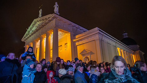 Vilniuje įžiebta Kalėdų eglė