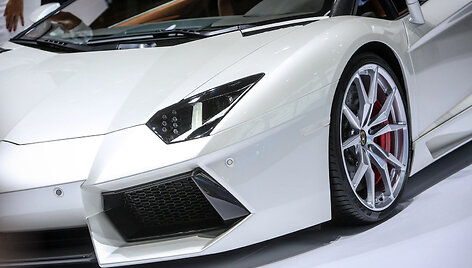 &bdquo;Lamborghini&ldquo; stendas Paryžiaus automobilių parodoje