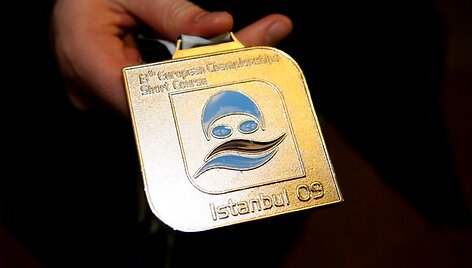 A&scaron;tuonis kartus Lietuvos rekordus gerinęs ir su sidabro medaliu namo grįžęs 28 metų plaukikas pirmadienio vakarą Vilniaus oro uoste prisipažino esąs labiau patenkintas savo parodytu rezultatu, nei i&scaron;kovotu medaliu.