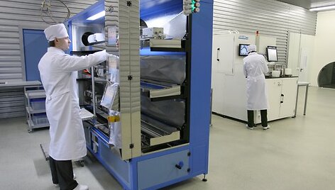 Prie modernių įrengimų dirba kvalifikuoti specialistai