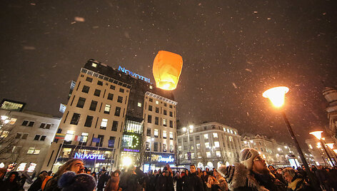 Vilniuje Vinco Kudirkos aik&scaron;tėje kilo Dangaus Žibintai