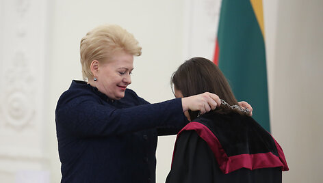 Prezidentė priėmė teisėjų priesaikas