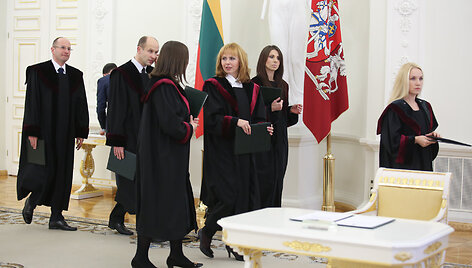 Prezidentė priėmė teisėjų priesaikas