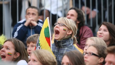 Lietuvos krepšinio sirgaliai Rotušės aikšteje