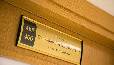 Gabrielius Landsbergis į Seimą atsivežė savo baldus