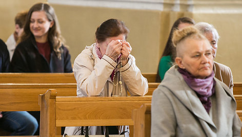 Šv. Mišios už prieš 8 metus žuvusius Lechą Kaczynskį ir kitus Lenkijos vadovus.