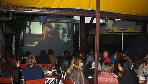 Kinas po atviru dangumi