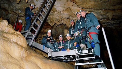 &bdquo;Pamir&scaron;tų sapnų urvas&ldquo; (Caves of Forgotten Dreams)