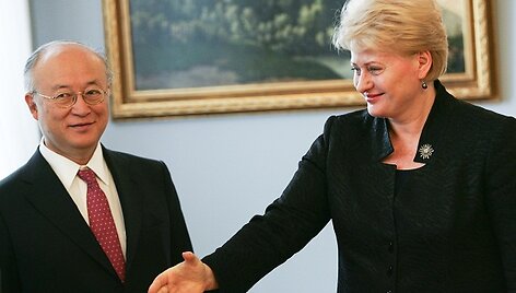 TATENA generalinis direktorius Yukiya Amano ir &scaron;alies vadovė Dalia Grybauskaitė