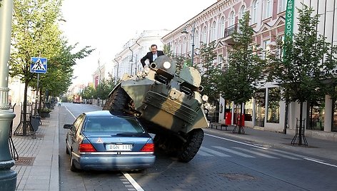 Meras Artūras Zuokas meta iššūkį neleistinose vietoje automobilius statantiems žmonėms