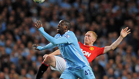 Yaya Toure ir Paulas Scholesas