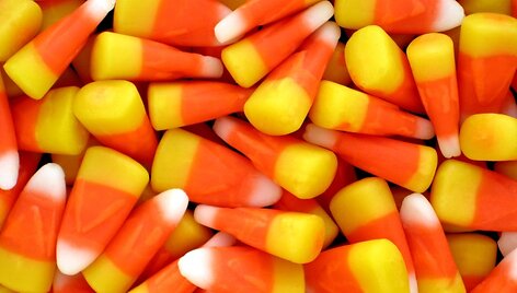 JAV populiarūs saldainiai &bdquo;Candy Corn&ldquo;.