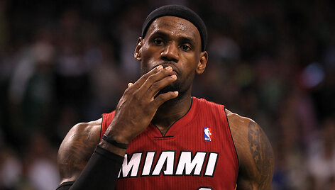 LeBronas Jamesas dominavo aik&scaron;telėje.