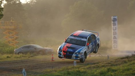 R.Čapkausko (nuotr.) ir D.Čiutelės ekipažų pasirodymas lėmė pirmą vietą komandų įskaitoje „Bauer Racing“ ekipai