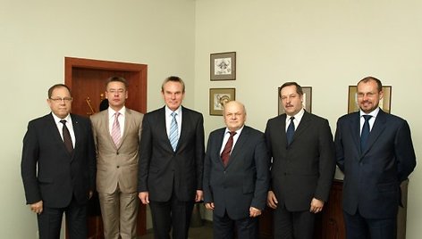 A.Zaremba yra  Lietuvos elektros energijos gamintojų asociacijos prezidentas (nuotraukoje – trečias iš kairės)