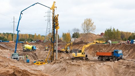 Baigta tik pirmoji aplinkkelio atkarpa nuo Oslo iki L.Asanavičiūtės gatvės. Dabar aplinkkelis tiesiamas iki Ozo gatvės. 