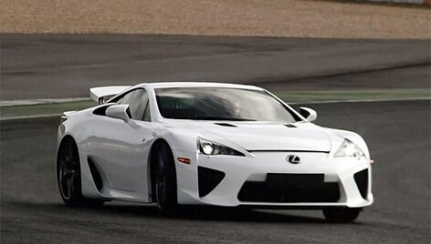 &bdquo;Lexus LFA&ldquo;. Prie vairo Alexas Wurzas