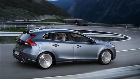 „Volvo V40“