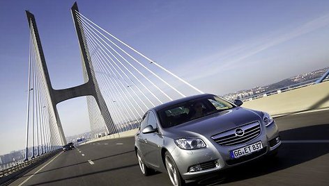 „Opel Insignia Biturbo“