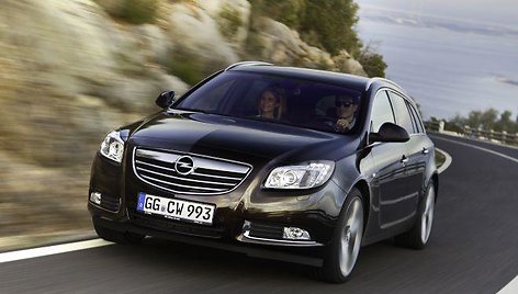 „Opel Insignia Biturbo“