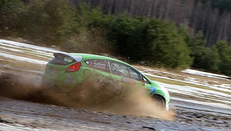 &bdquo;OKarte Autosporta Akademija&ldquo; organizuotų &bdquo;Ford Fiesta R2&ldquo; bandymų Latvijoje akimirka
