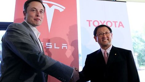 Elon Musk ir Akyio Toyoda