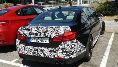 Paparacų užfiksuotas BMW M5