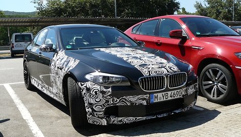 Paparacų užfiksuotas BMW M5