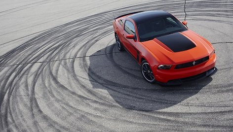 „Ford“ prikėlė Amerikietišką legendą – „Mustang Boss 302“