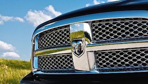 &bdquo;Dodge Ram Laramie Longhorn&ldquo; negalioja ekologijos standartai