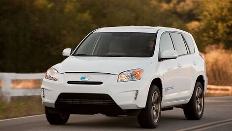 &bdquo;Toyota RAV-4&ldquo; elektromobilis su &bdquo;Tesla&ldquo; inžinerija