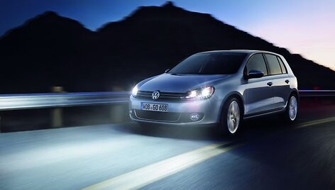 &bdquo;Volkswagen Golf&ldquo; su LED priekiniais žibintais