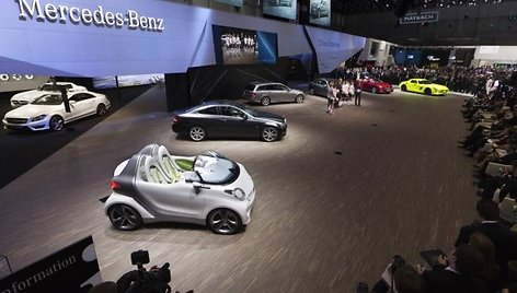 Mercedes-Benz stendas Ženevos automobilių parodoje