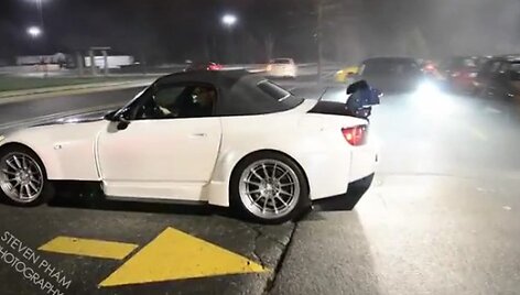 &bdquo;Honda S2000&ldquo; Detroito gatvėje
