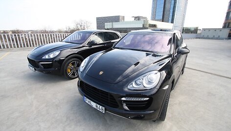 Du &bdquo;Porsche Cayenne Turbo&ldquo; - kiekvienas po 500 AG