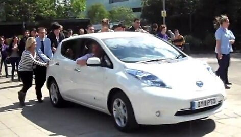 &bdquo;Top Gear&ldquo; i&scaron;bandė kelis elektromobilius...