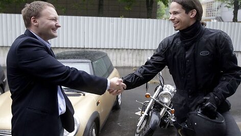 Motociklo ir automobilio vairuotojai &ndash; Jeronimas Milius ir Andrius