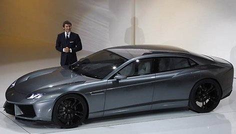 Stephanas Winkelmannas prie „Lamborghini Estoque“