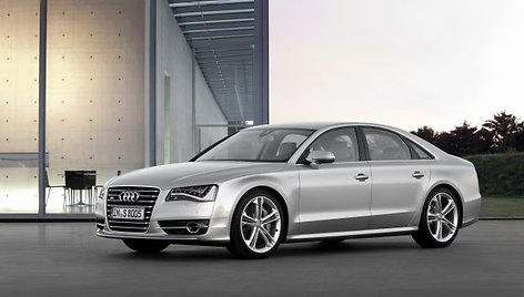 „Audi S8“