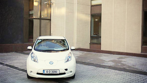 „Nissan Leaf“ pozuoja Seime