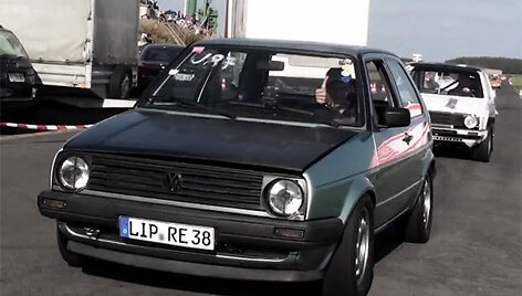 Antros kartos &bdquo;Volkswagen Golf&ldquo; su 900 AG