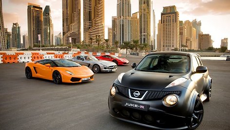 „Nissan Juke-R“ reklamos filmavimas Dubajuje