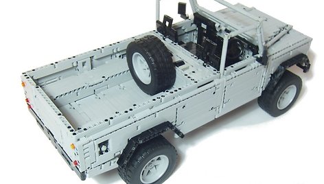 Iš „Lego“ kaladėlių pagamintas „Land Rover Defender“