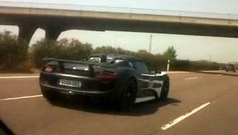 „Porsche 918 Spyder“ pastebėtas Ispanijos greitkelyje