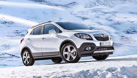 „Opel Mokka“ žiemos peizažuose