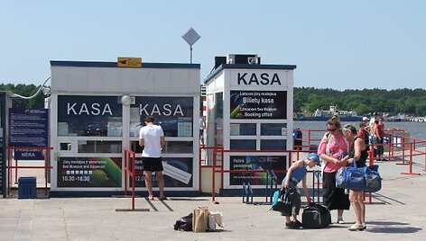 Antradienį nauja keltų &scaron;vartavimosi vieta buvo paruo&scaron;ta darbui, strigo tik prekyba bilietais į Jūrų muziejų. 