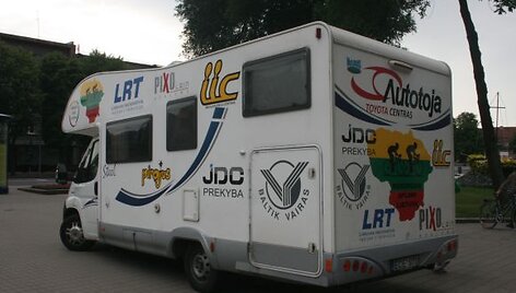 Kelionėje dviratininkus lydės kemperis, kuriame bus gabenami vaikinų daiktai, čia jie trumpai ir nusnaus.