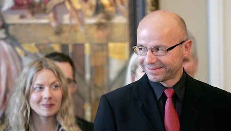 Nacionalinė kultūros ir meno premija choro &bdquo;Jauna muzika&ldquo; meno vadovui ir dirigentui V.Augustinui skirta &bdquo;už chorinio meno galių plėtrą ir sakralinės muzikos &scaron;iuolaiki&scaron;kumą&ldquo;. 