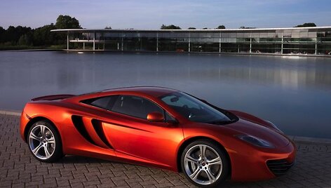 &bdquo;McLaren MP4-12C&ldquo; &ndash; į kovą prie&scaron; &bdquo;Ferrari&ldquo; ir &bdquo;Mercedes&ldquo;